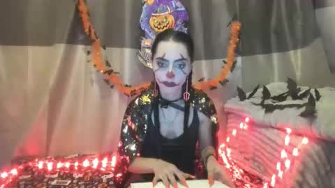 Jessy online show from October 31, 5:28 pm