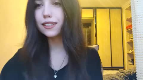 I am Gina ntmu Lets hit 10 Thumbs Up together online show from November 29, 7:23 am