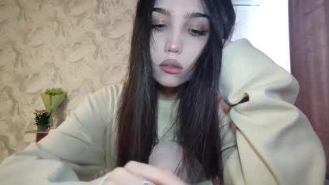 I am Gina ntmu Lets hit 10 Thumbs Up together online show from March 12, 5:43 am