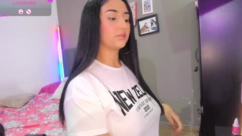 Snapshot of jhacky_sweet chatting on February 9, 2:49 am jhackelin  My independent account online show from February 9, 2:49 am