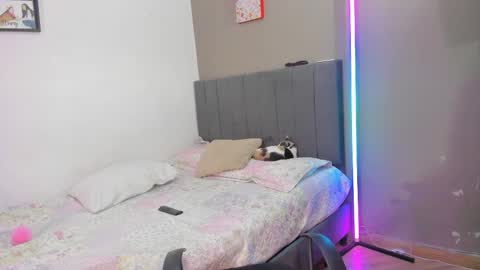 Snapshot of jhacky_sweet chatting on October 25, 4:31 am jhackelin  My independent account online show from October 25, 4:31 am