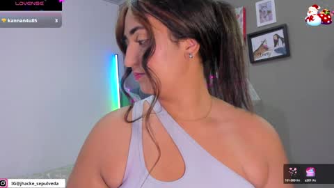 Snapshot of jhacky_sweet chatting on December 13, 2:21 am jhackelin  My independent account online show from December 13, 2:21 am