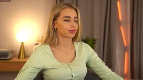 Jenny online show from March 20, 8:19 am