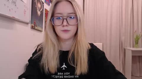 joan_kiss online show from February 18, 1:54 pm