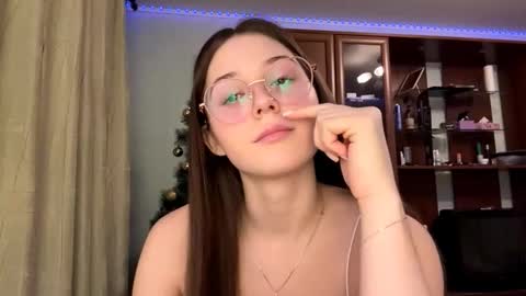 Adel online show from December 20, 5:17 pm