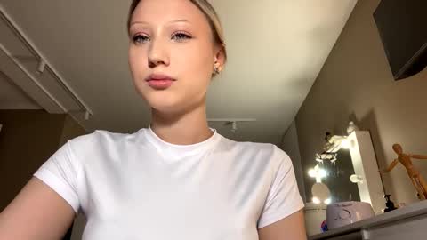 Annie online show from March 23, 7:09 pm