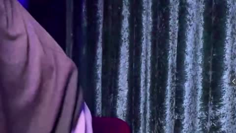 Sarah online show from March 17, 4:55 pm