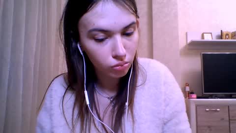 Jennifer online show from March 25, 8:34 pm