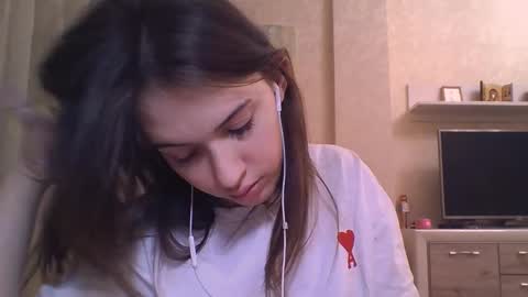 Jennifer online show from November 24, 5:15 pm