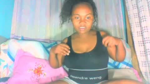 joenah012 online show from August 3, 9:04 am