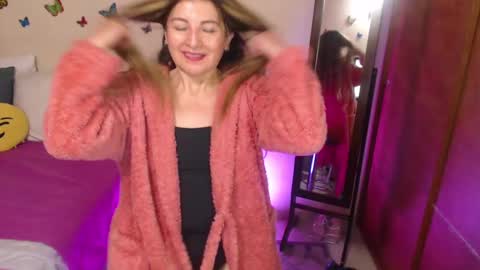 Jolie Mature online show from February 14, 11:09 pm
