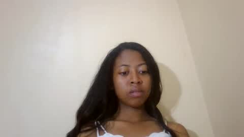 joliekah27 online show from November 17, 7:25 pm