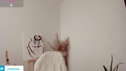 Snapshot of jordaniaa_ chatting on October 9, 5:17 pm Megan  OF Jordaniaas online show from October 9, 5:17 pm