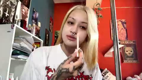 Kimie is here  online show from July 5, 4:19 am
