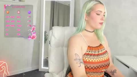 Vickie online show from September 24, 8:57 am