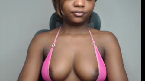 Wet Baddie online show from November 8, 8:19 am