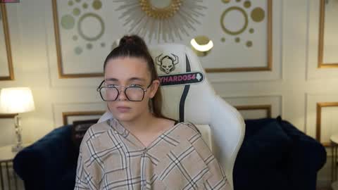 Elza online show from March 21, 8:08 am