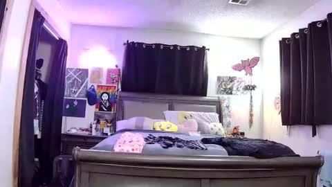 juicybootyqt online show from December 17, 6:23 pm