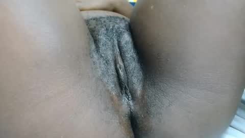 pretty online show from April 12, 9:01 am