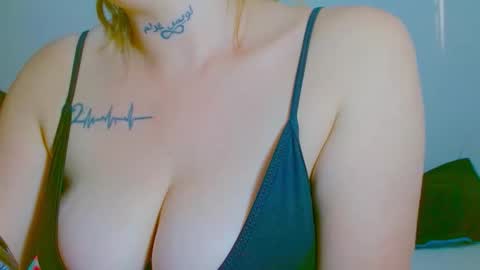  Juliana Torres  online show from February 2, 10:09 pm