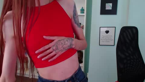 Snapshot of julia__jae chatting on October 22, 6:51 am JuliaJae online show from October 22, 6:51 am