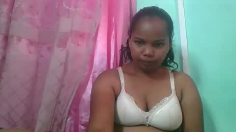 juliah02 online show from January 24, 5:42 am