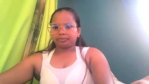 juliah02 online show from February 8, 4:57 am