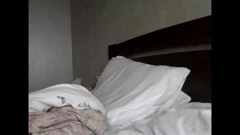 julianagold1 online show from October 8, 8:02 pm