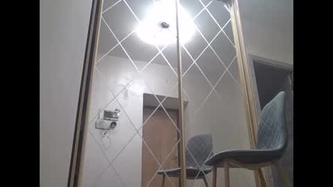 julianagold1 online show from January 28, 4:52 pm