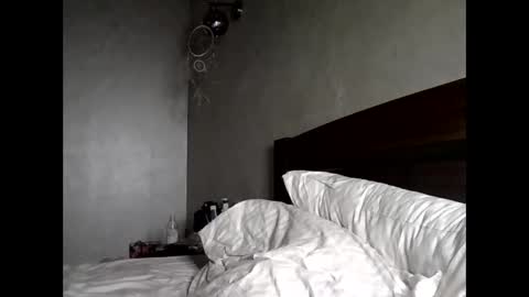 julianagold1 online show from February 13, 10:11 pm