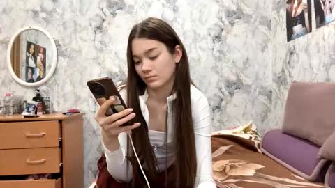 Viola online show from March 8, 9:51 pm