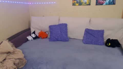 Jul online show from February 19, 3:05 pm