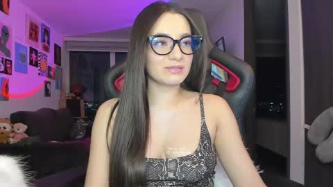 Jeimy Help me to reach 100 thumbs up online show from April 1, 12:00 am