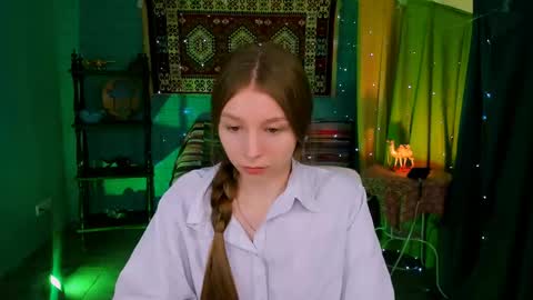 juliedaniel online show from May 28, 4:43 am