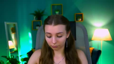 juliedaniel online show from October 21, 9:13 am