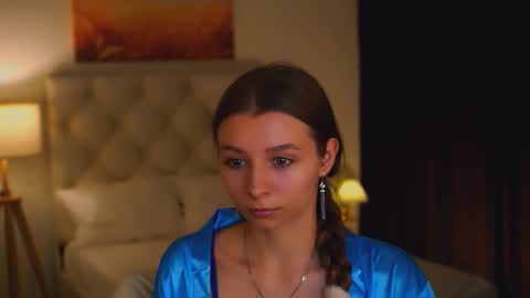 juliedaniel online show from October 16, 8:39 am