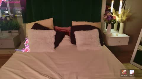 juliehill online show from February 4, 7:44 am