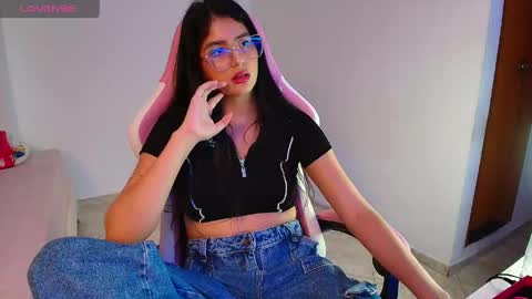 julieta_rose19 online show from April 9, 11:32 pm