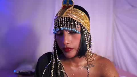 julietawinona online show from October 31, 11:09 pm