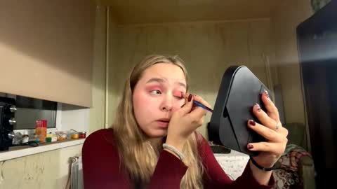 Mia online show from October 26, 8:15 pm