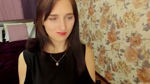 julietmonli online show from September 27, 3:25 am