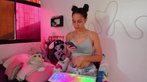 Snapshot of juliette_sweet05 chatting on September 30, 2:22 pm juliette online show from September 30, 2:22 pm