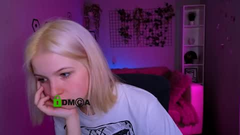 julie online show from May 8, 1:47 pm