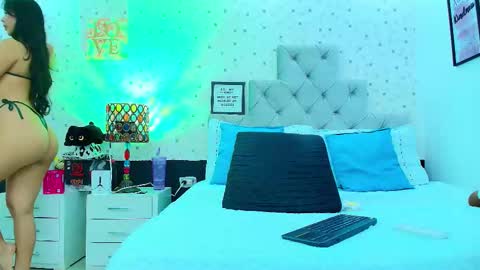 Julieta Reyes   online show from February 4, 12:08 pm