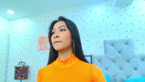 Julieta Reyes   online show from February 10, 11:46 am