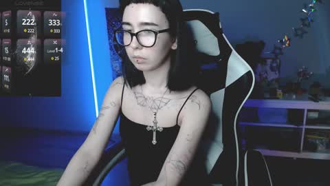 Baroness Von Cringe online show from December 21, 7:38 pm