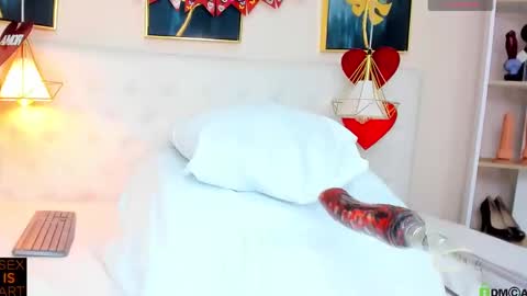  Juliana  online show from February 13, 11:50 am