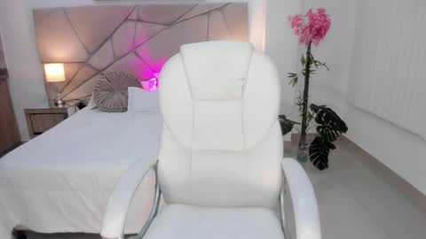 July Adams online show from December 21, 7:56 am