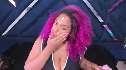 Gisselle Rate me with a thumbs up  online show from July 5, 4:34 pm