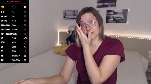 Julie online show from March 11, 5:13 am